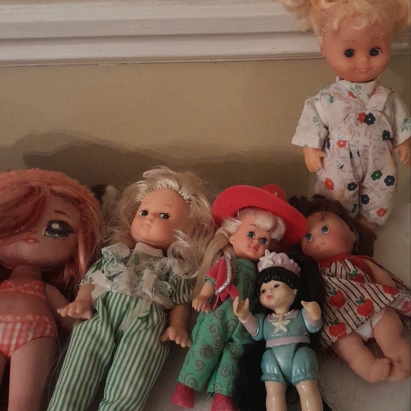 Lot of 8 small dolls Some vintage 2 are Lol - Picture 4 of 4